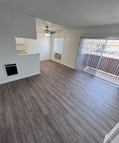 16251 Woodruff Ave — Photo 26