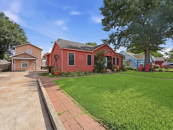 811 Canadian St, Houston, TX 77009