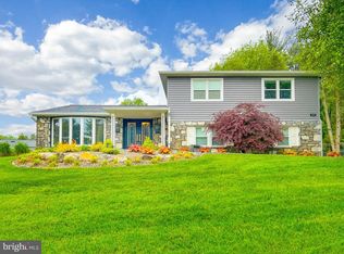 3635 Spring Run Rd, Huntingdon Valley, PA 19006