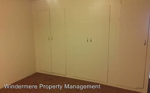 5th image of 223 SE Valley Dr