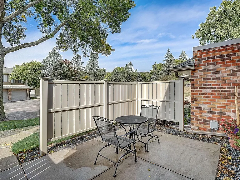 Saddlewood Townhomes — Photo 20
