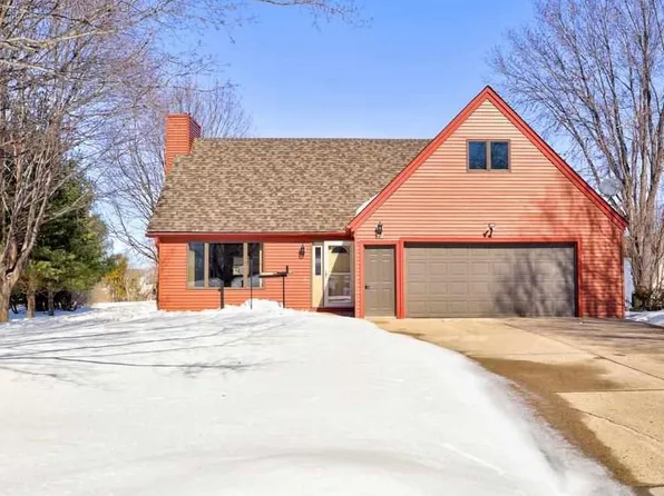 312 4th St, Nicollet, MN 56074