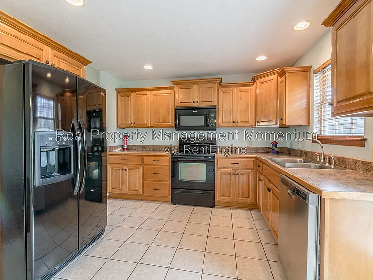 732 E Gallup Hill Rd — Photo 3