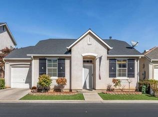 733 W Bordeaux Ln, Clovis, CA