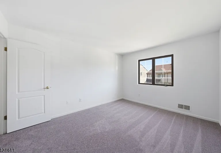 11 Deer Hill Ct — Photo 24