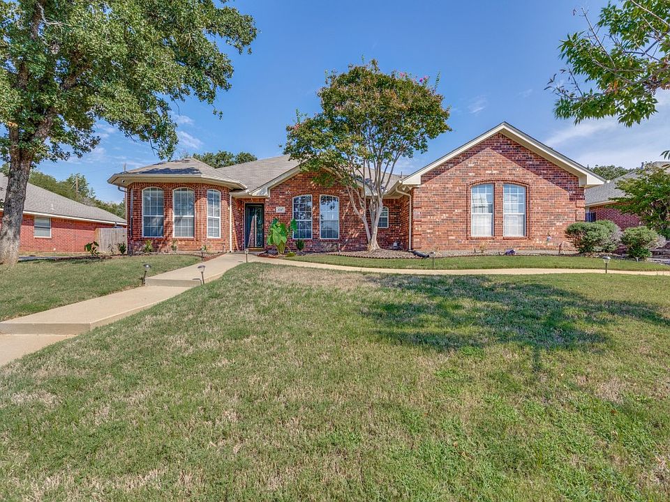 1247 Cross Creek Dr, Kennedale, TX 76060 | Zillow