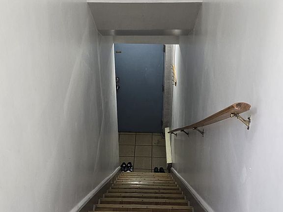 2nd image of 1584 Dundas St W APT 2