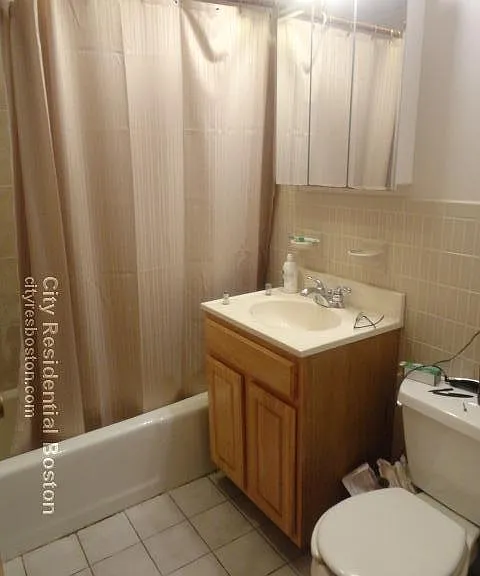 286 W 3rd St #1 — Photo 11