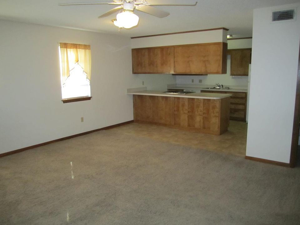 2nd image of 507 N Spring St