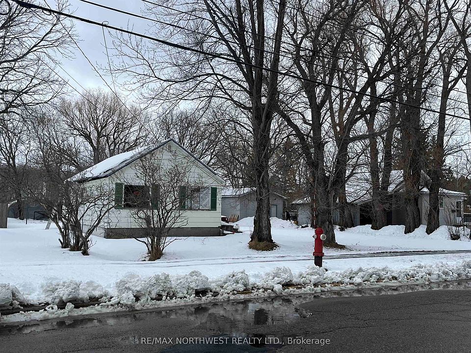 2nd image of 210 6th St E