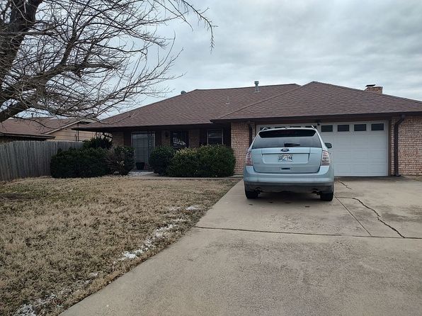 6208 NW Chestnut Ln, Lawton, OK 73505