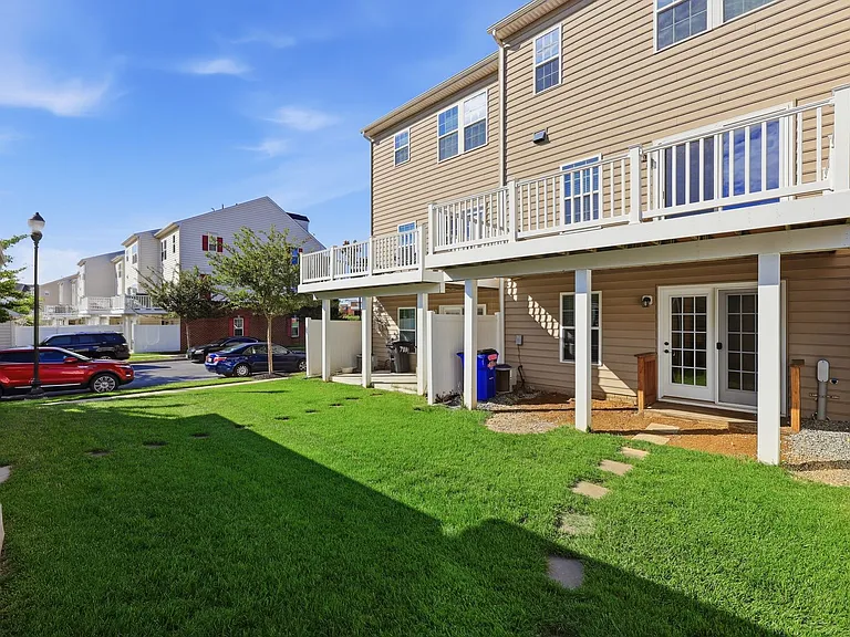 7833 Wormans Mill Rd — Photo 42