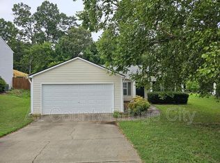 1 Deer Cross Ct, Greenville, SC 29607