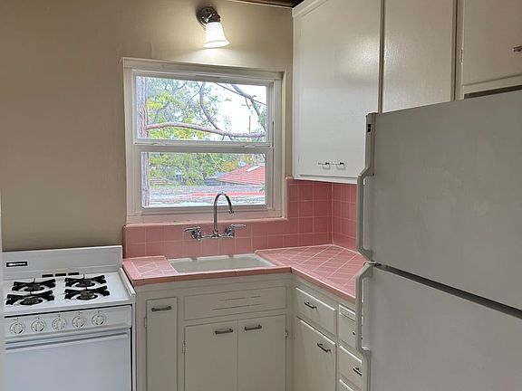 4th image of 2631-2639 Alma St #2635