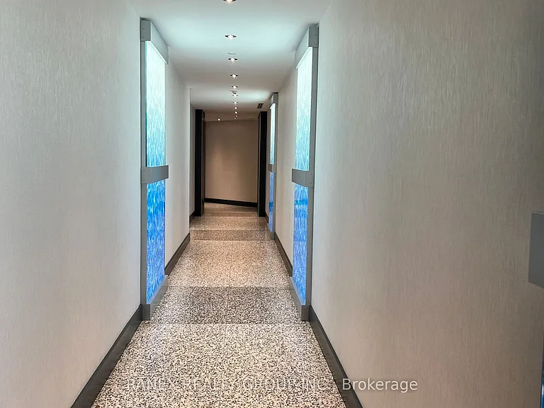 8 York St #2812 — Photo 6