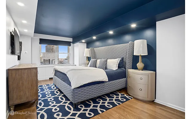 Sold by Douglas Elliman | media 22