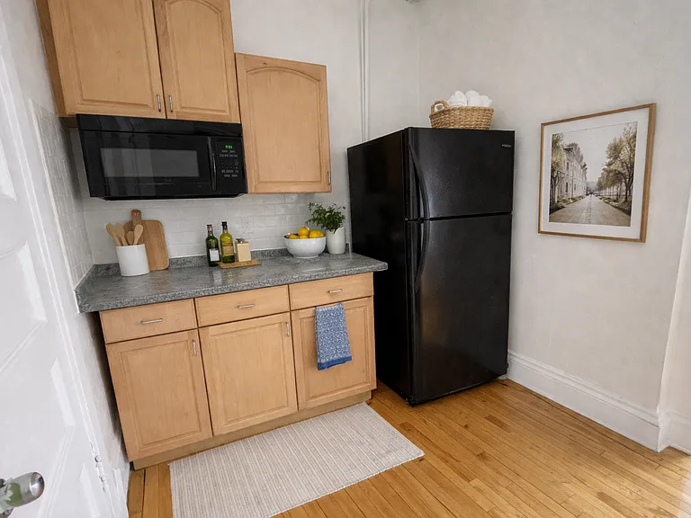 806 4th St SE #201 — Photo 13
