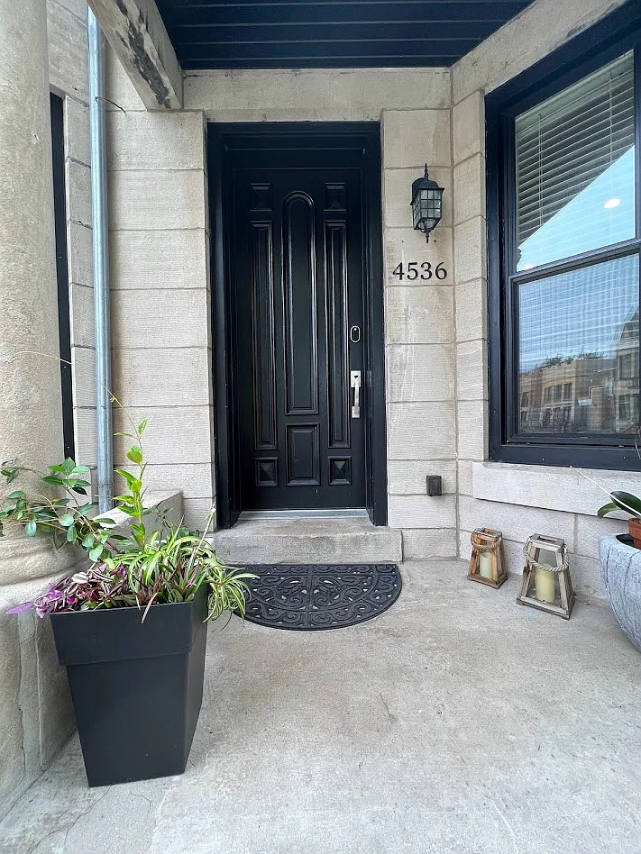 4536 S Vincennes Ave — Photo 3