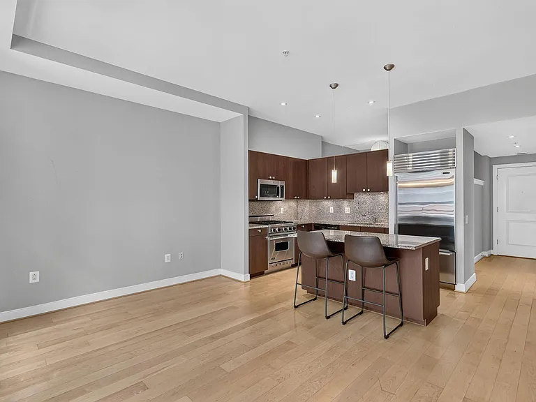 2425 L St NW #421 — Photo 7
