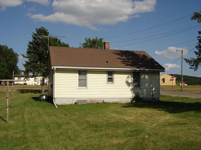 2nd image of 403 Fergus Ave