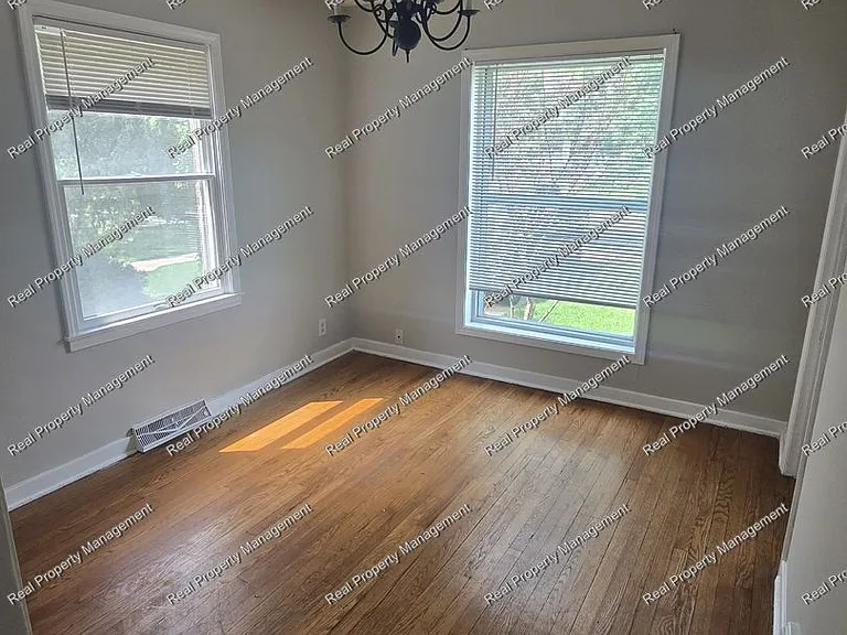 232 Gregory Ave — Photo 3