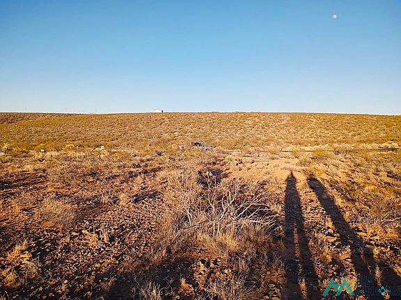 3rd image of Armendariz Rd