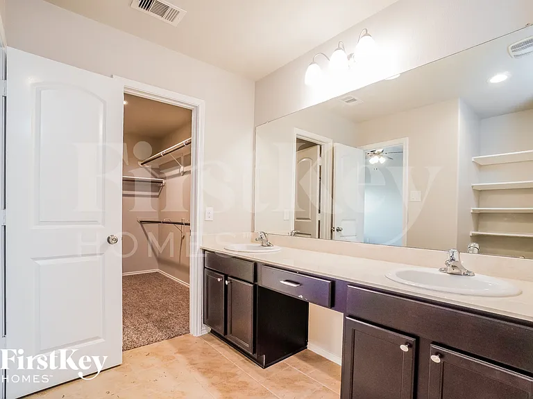 2623 Lincolns Meadow Dr — Photo 10