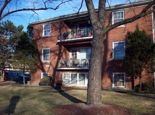 1855 Parkside Dr APT 1, Park Ridge, IL 60068