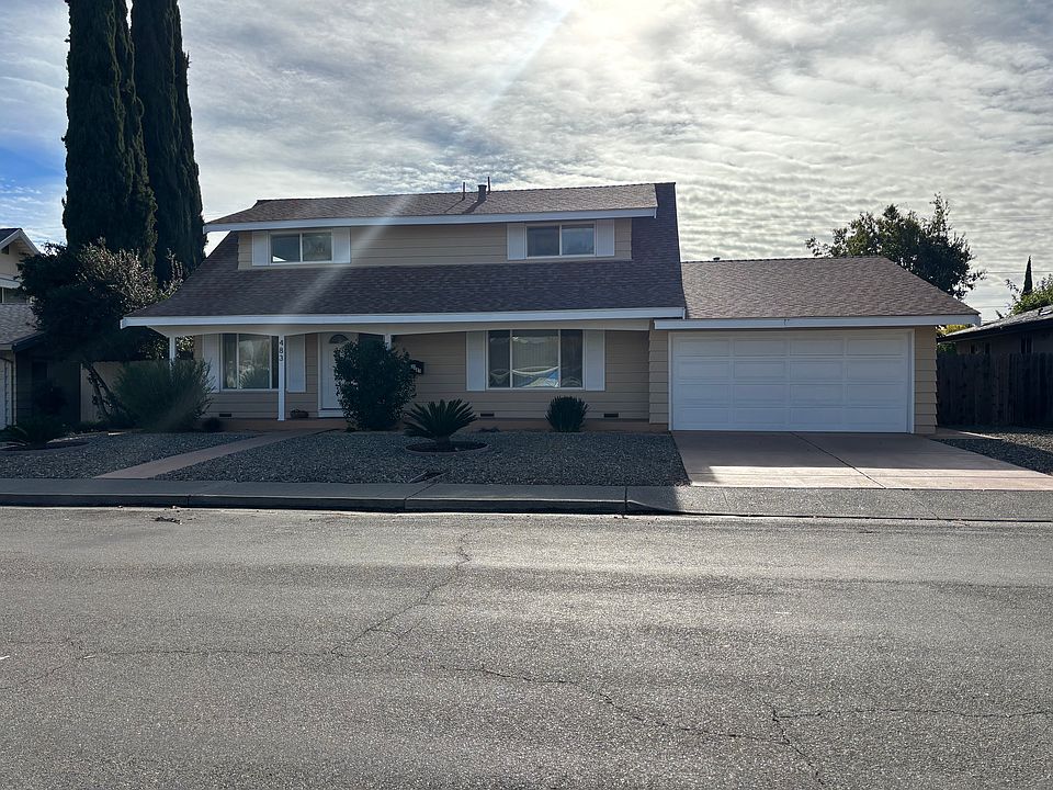 1st image of 483 Cottonwood Dr