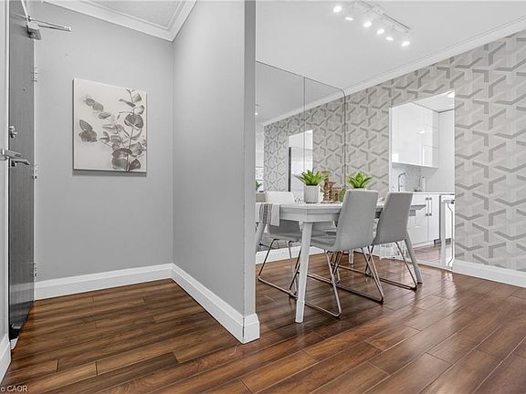 5th image of 81 Church St #1408