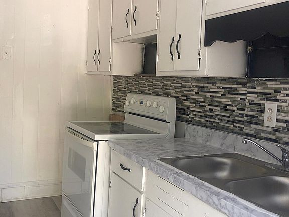 2nd image of 602 Henry St #1G