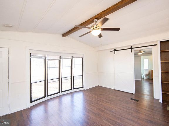 3rd image of 6532 Pine Top Rd