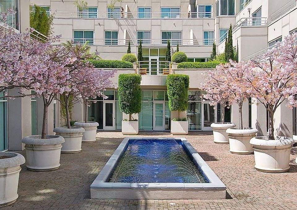 1st image of 240 Lombard St APT 428