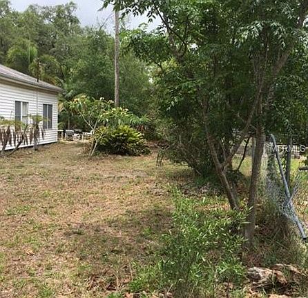 4th image of 4982 Woodland Dr