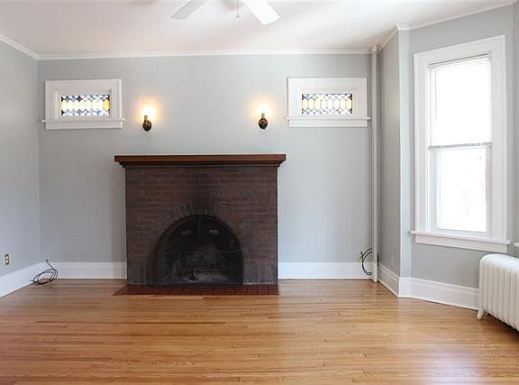 3rd image of 49 W Erie St