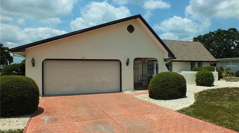 1st image of 223 Amesbury Cir