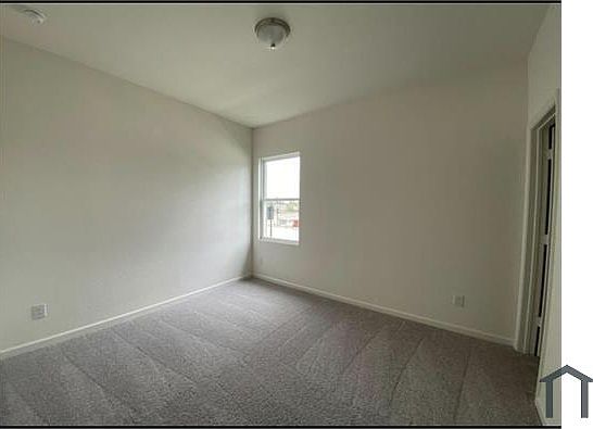 4th image of 704 Juniper St #Na