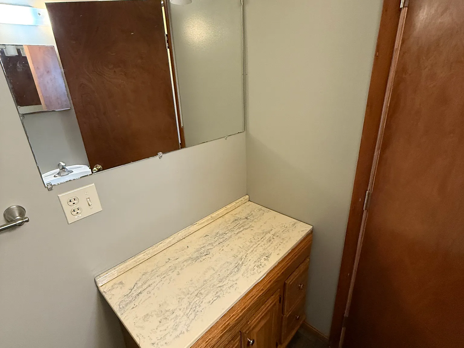 3 bed, 1040 sqft, $1,475 — Photo 4