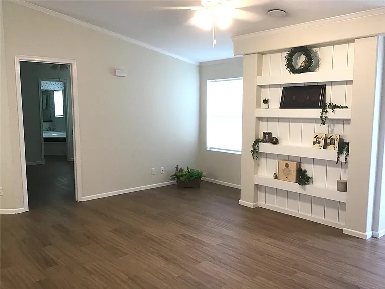 503 S Victoria St — Photo 6