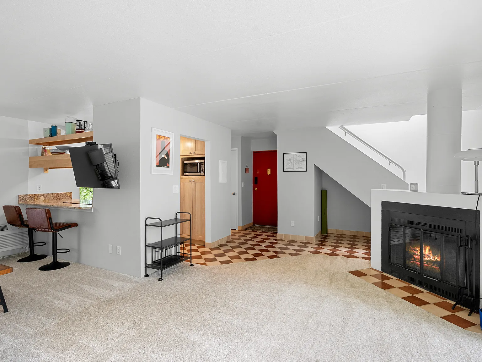 2 bed, 1.5 bath, 1009 sqft, $3,200 — Photo 4