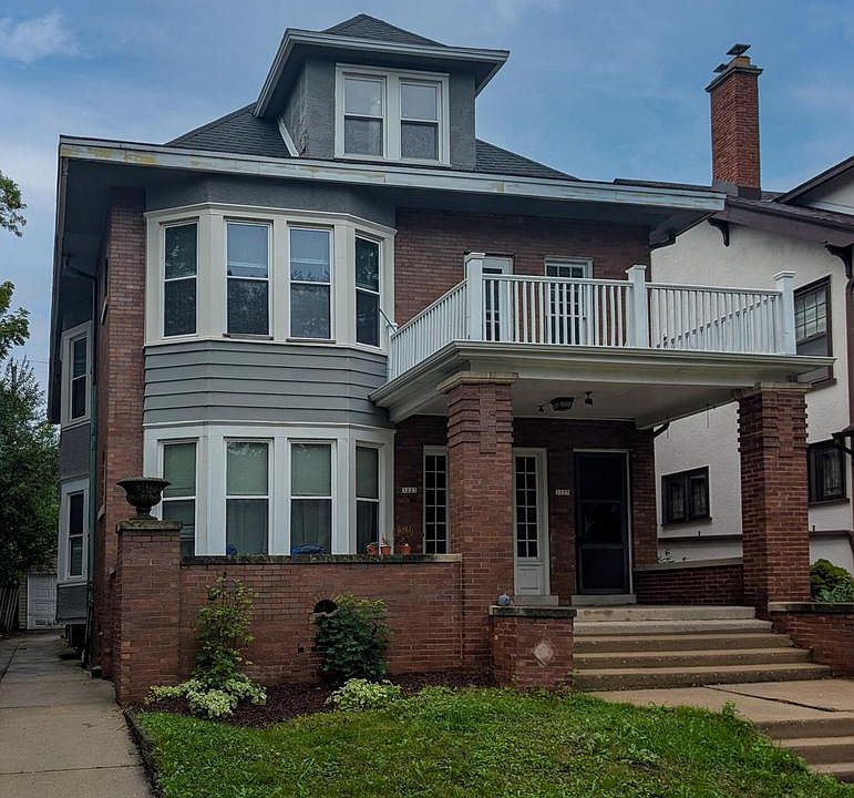 1st image of 3223 N Marietta AVENUE #3225