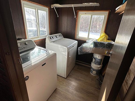 3rd image of 124 Greenview Dr Unit 2