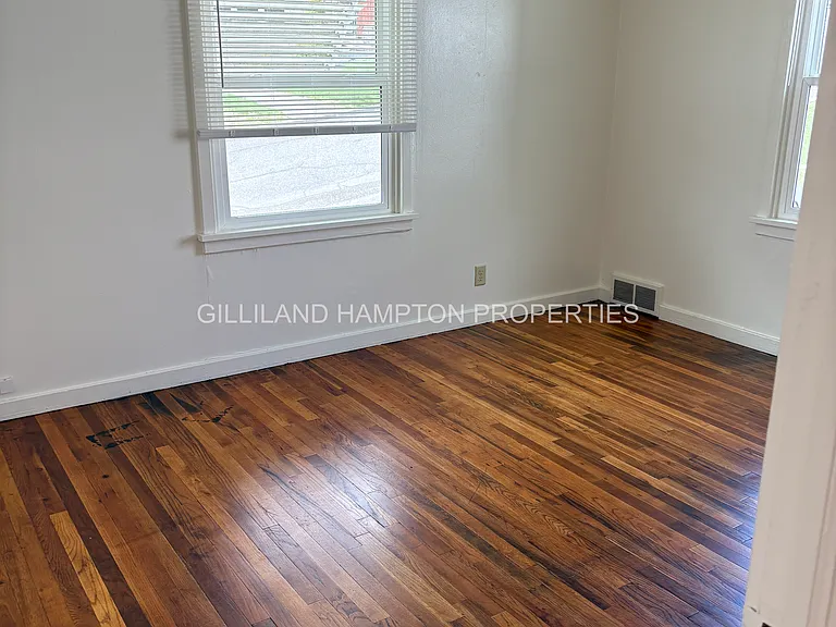 612 NW 4th St — Photo 6