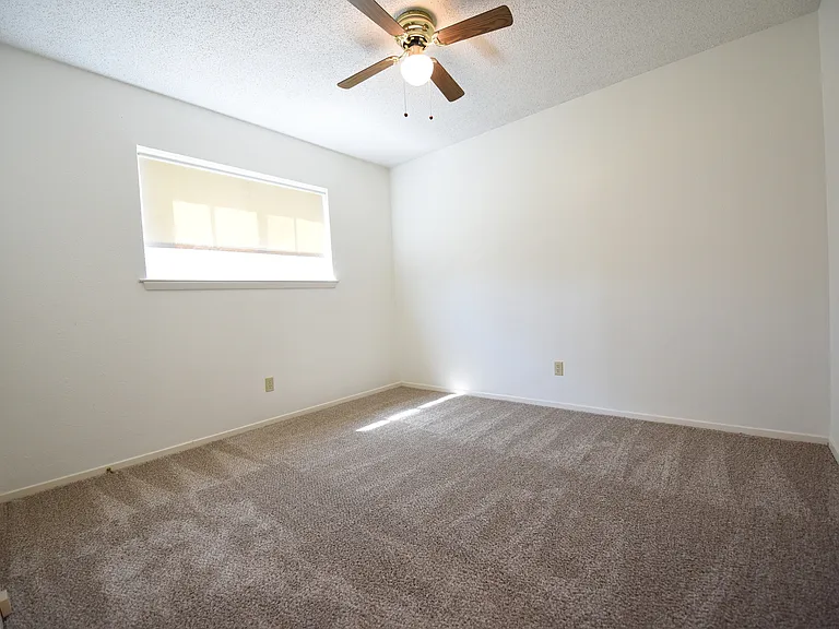8945 Flicker Ln — Photo 10