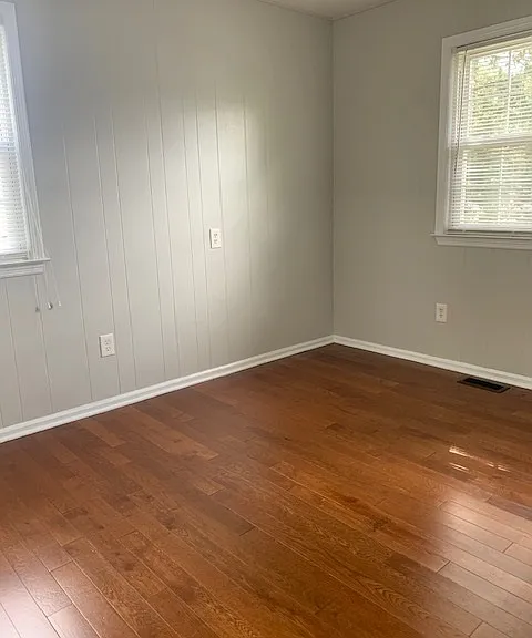1560 Whittier Ave — Photo 11