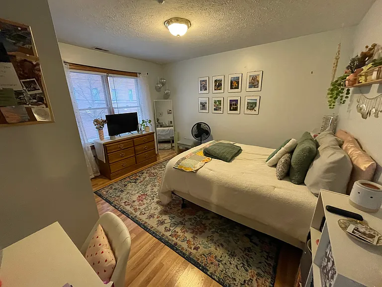 Campus Lofts — Photo 8