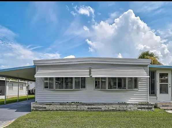 2243 Palazza Dr, Sarasota, FL 34238