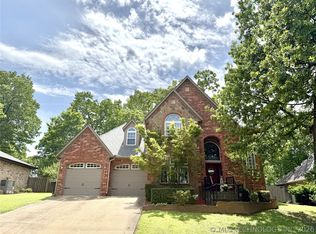 306 Hickory Dr, Tahlequah, OK 74464