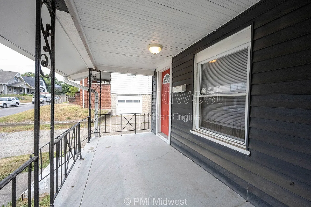 Building Photo - 944 E Minnesota St