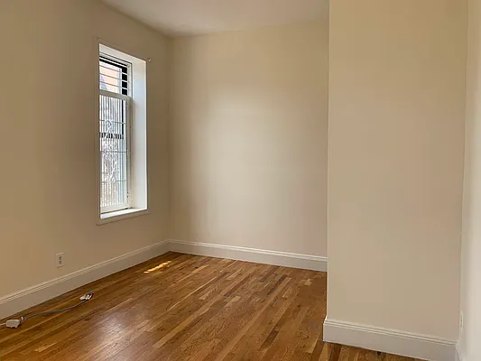 Rented by Yup Realty LLC | media 33